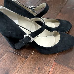 Ann Taylor Suede Block Heel Roundtoe Pumps